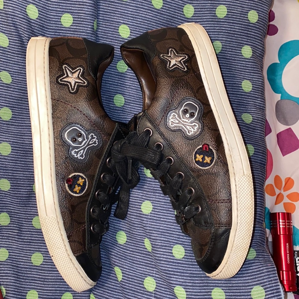 Coach sneaker with patches